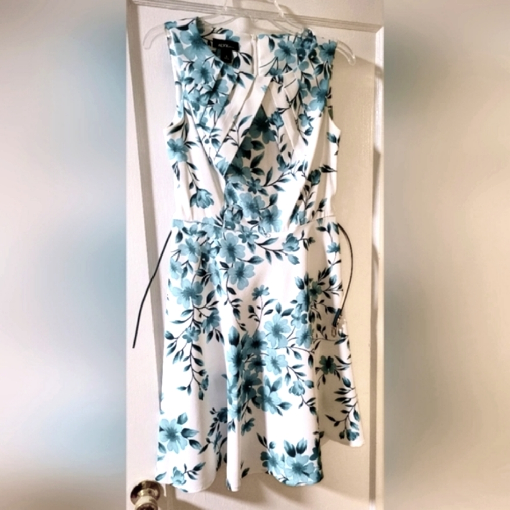 Size 6 Easter, spring, summer, wedding guest, formal, semi-formal,pretty teal